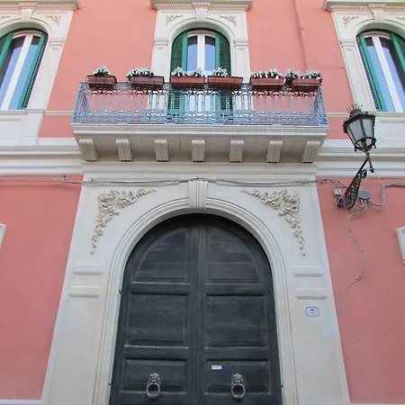 Palazzo De Giorgi Bed and Breakfast Λέτσε